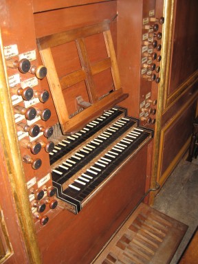 St Pons console