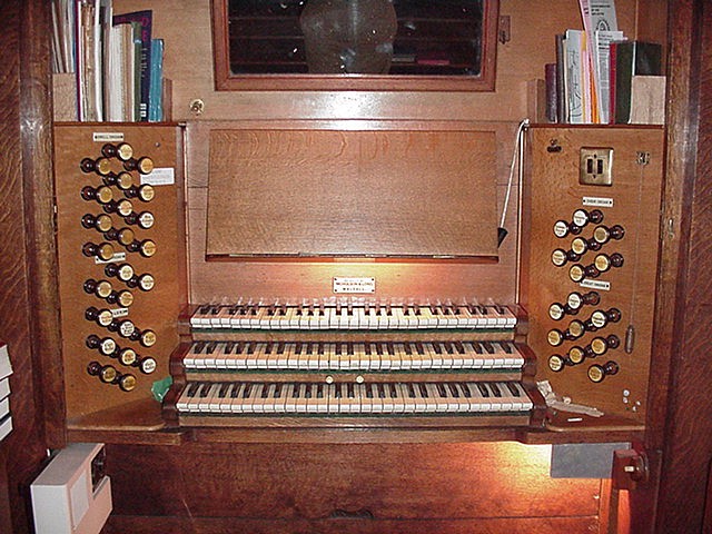 organ console